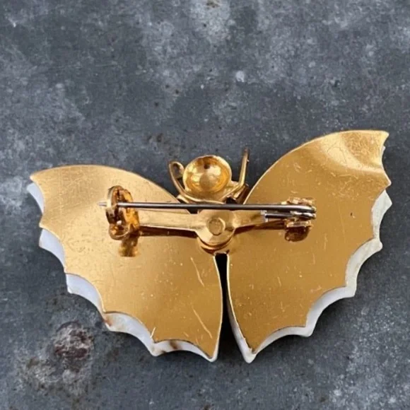 Vintage Mother of Pearl shell gold tone Butterfly Brooch - Picture 2 of 2